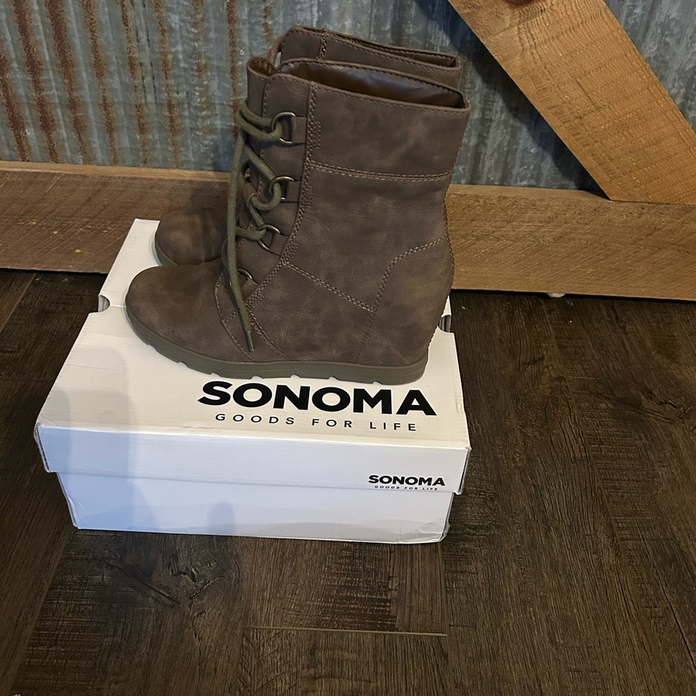 Sonoma Brown Lace-Up Ankle Boots